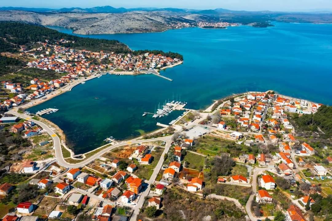 Arija Lägenhet Bilice Exteriör bild